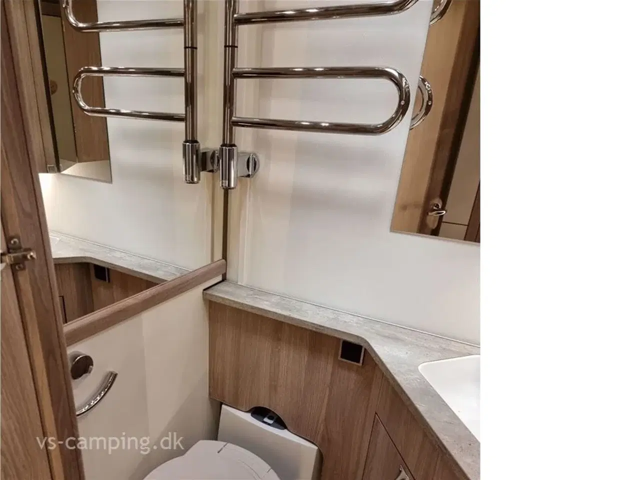 Billede 7 - 2023 - Kabe Royal 560 GLE KS B8   HELÅRSVOGN MED FRITSTÅENDE DOBBELTSENG