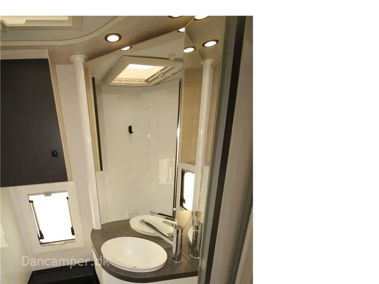 Billede 16 - 2023 - Chausson 660 Titanium ULTIMATE   Chausson 660 Titanium ULTIMATE - 170 HK og 6 trins automatgear. Designet vundet den Europæiske innovationspris.