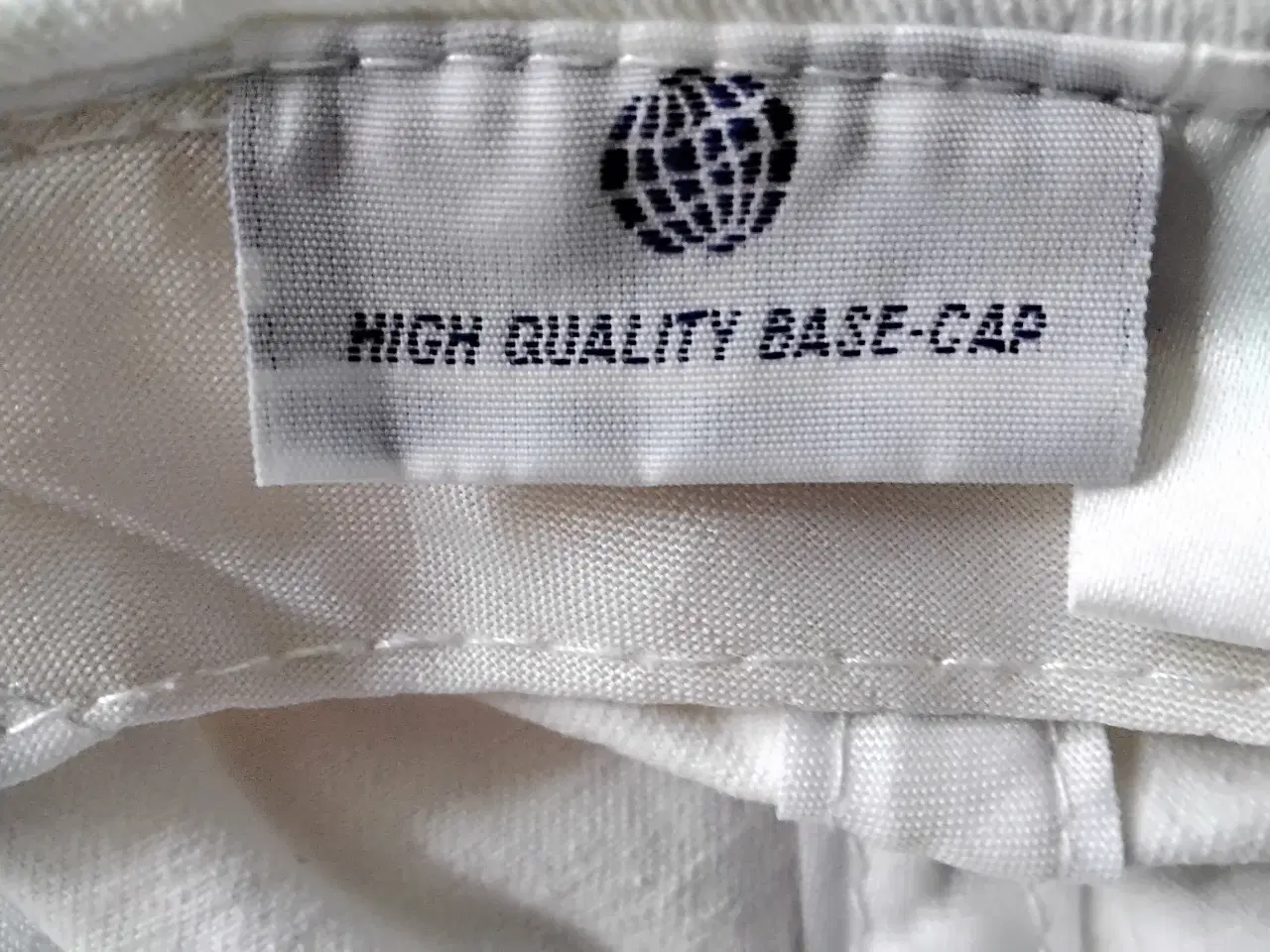 Billede 2 - Base-cap fra st Petersborg