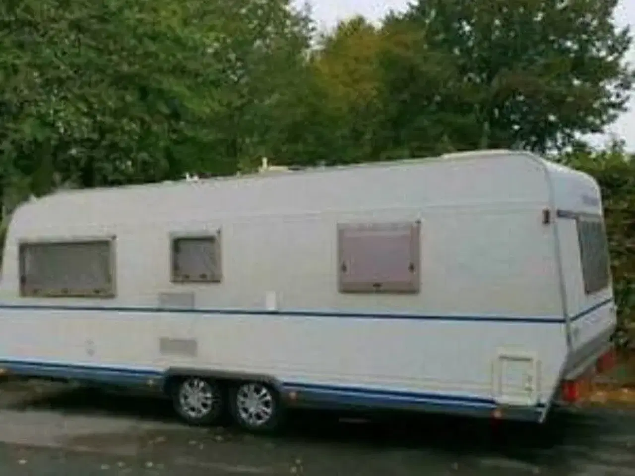 Billede 1 - KØBES - Stor gammel campingvogn