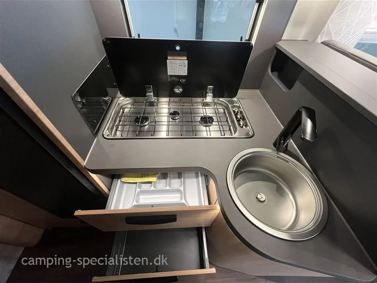 Billede 12 - 2025 - Knaus L!VE TI 700 MEG Platinum Selection   NYHED 2025! Knaus LIVE TI 700 MEG Platinum Selection - Kan ses nu hos Camping-Specialisten.dk