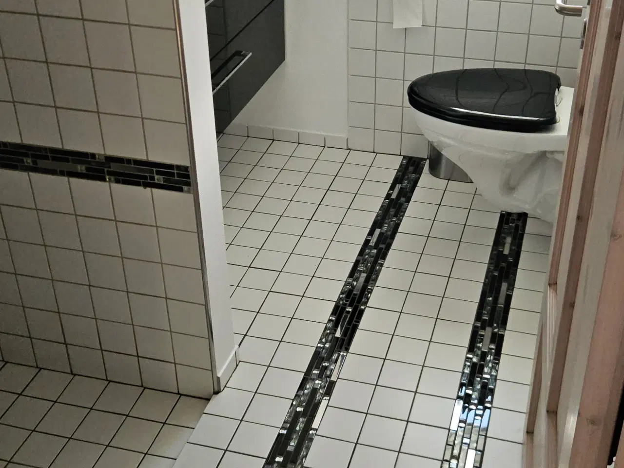Billede 4 - Fliser både til gulv cirka 300 kvadratmeter