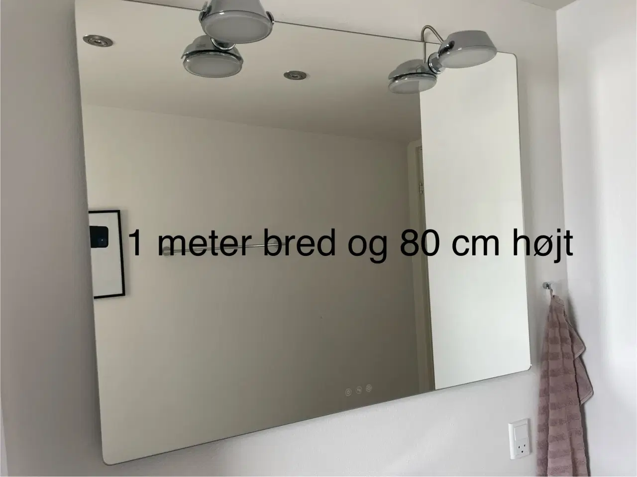Billede 1 - Badeværelsesspejl med integreret lamper