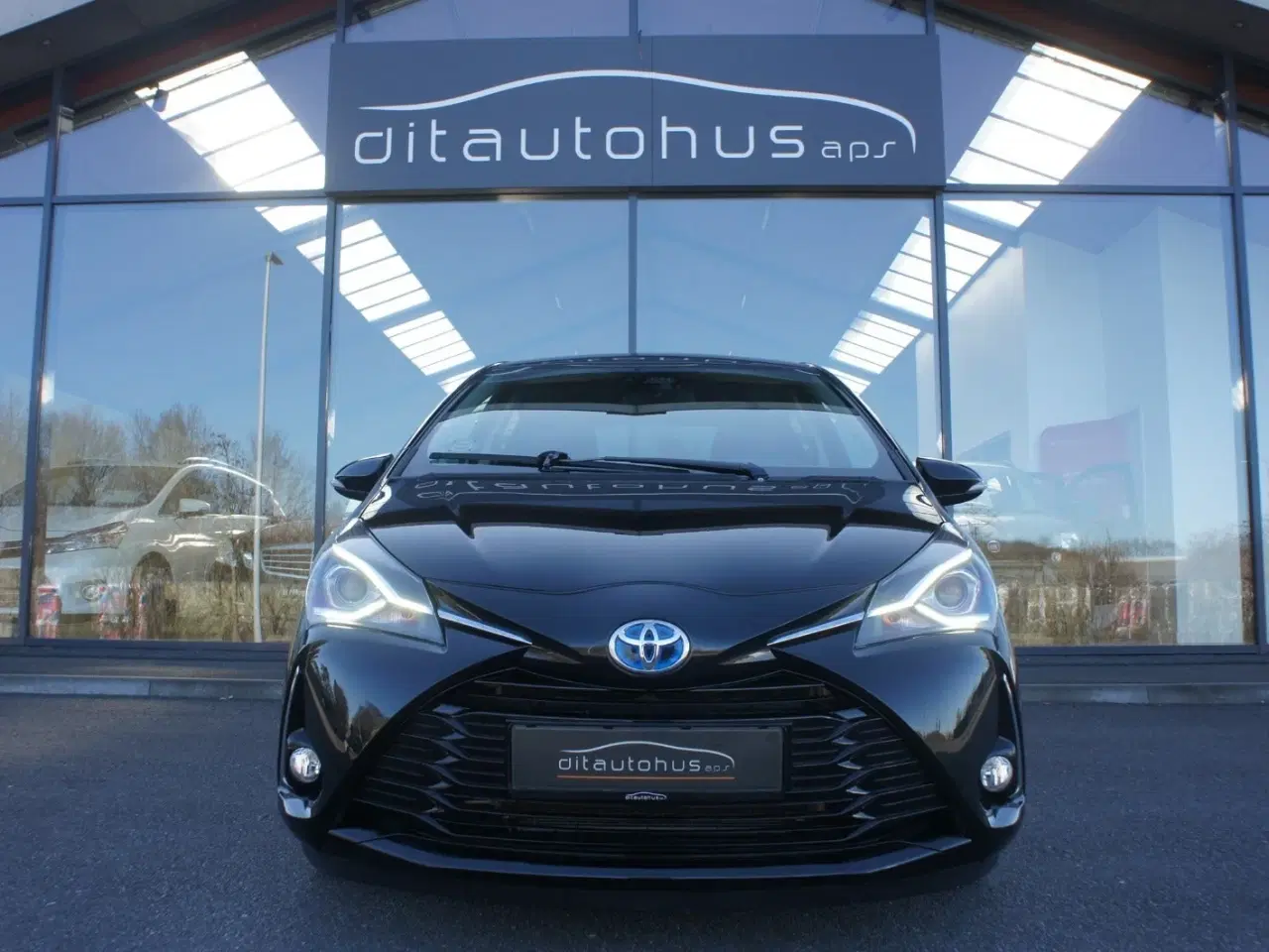 Billede 1 - Toyota Yaris 1,5 Hybrid CHIC e-CVT