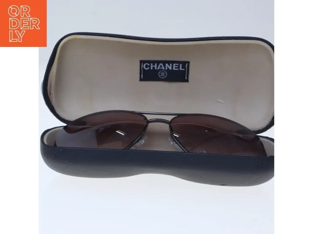 Billede 3 - Chanel solbriller med etui fra Chanel (str. 14 cm)