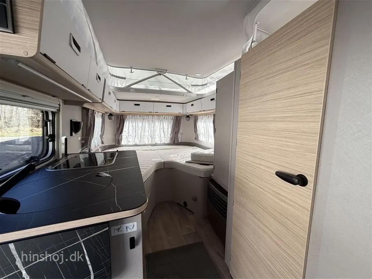 Billede 13 - 2023 - Eriba Touring 542 Urban   Næsten ny Eriba Touring med mover, markise, Isabella Touring telt fra Hinshøj Caravan
