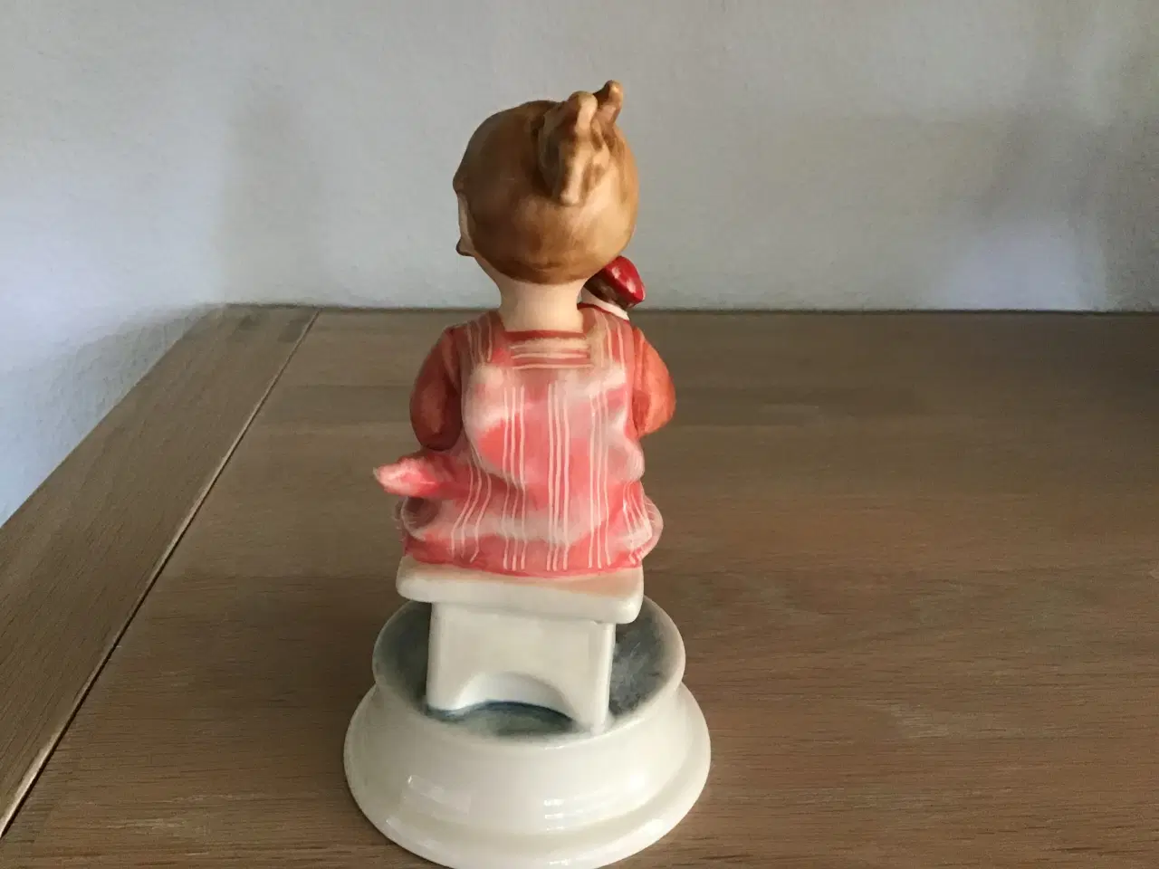 Billede 2 - Lisbeth med dukke