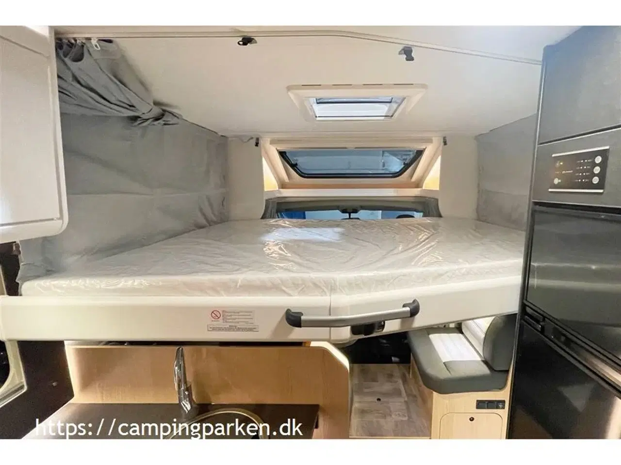 Billede 8 - 2024 - SunLight T 68 Adv. Edi. - Aut. gear   Udlejes: Ny autocamper med enkeltsenge, hæve/sænkeseng og automatgear