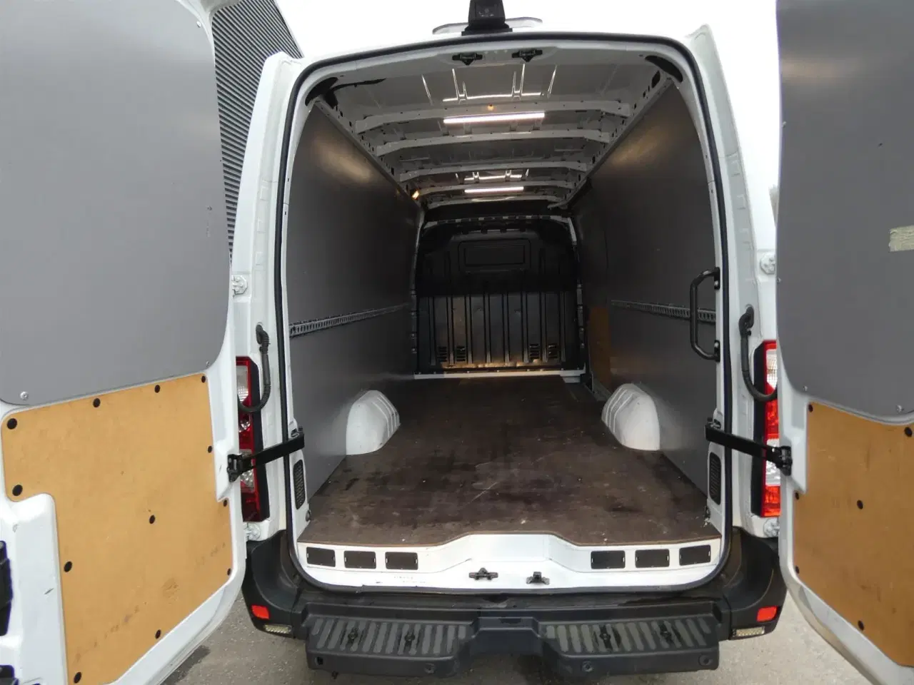 Billede 8 - Renault Master T35 L3H3 2,3 DCI RWD start/stop 165HK Van 6g