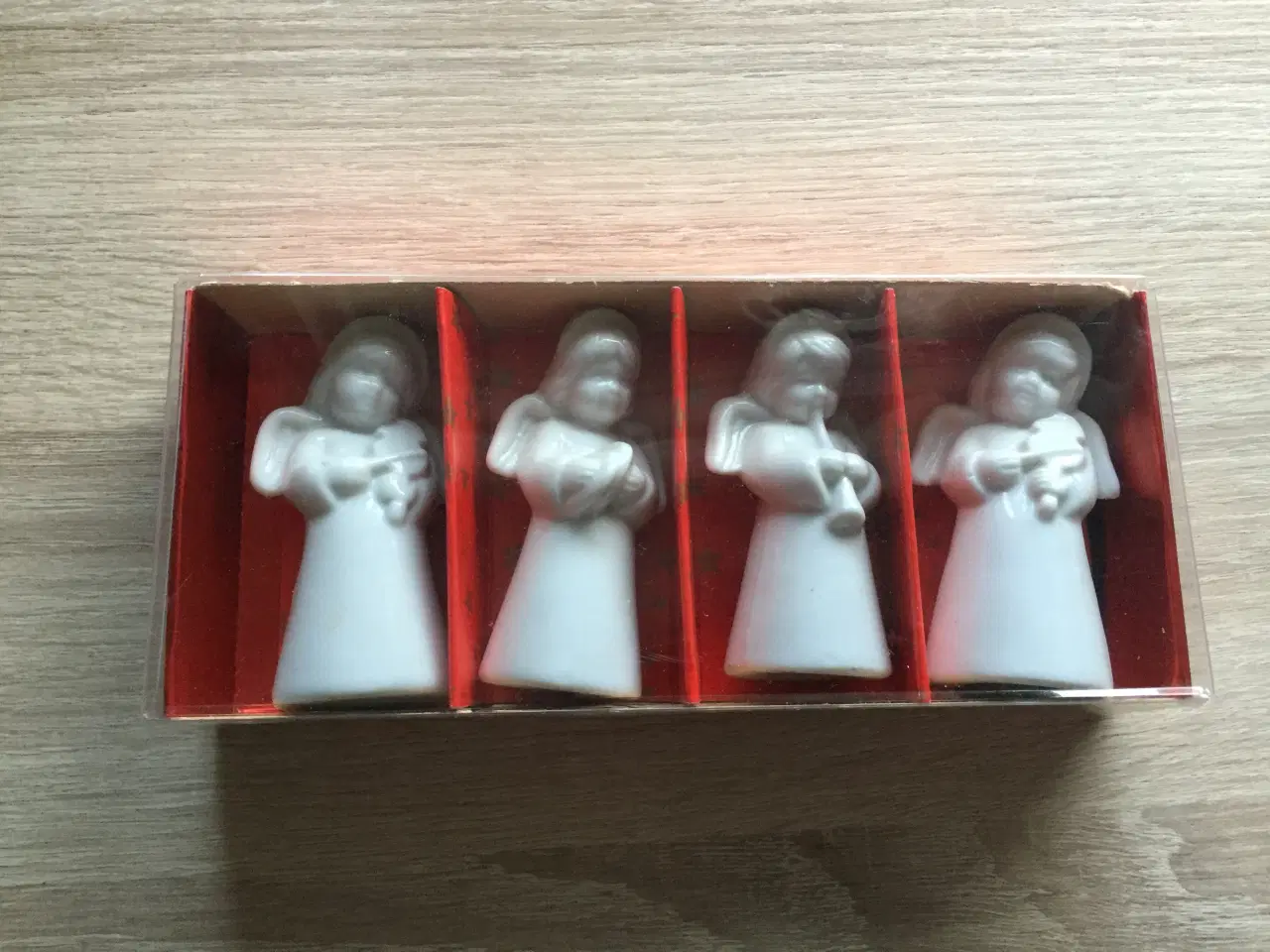 Billede 1 - Hvide Juleengle. -  Samlet
