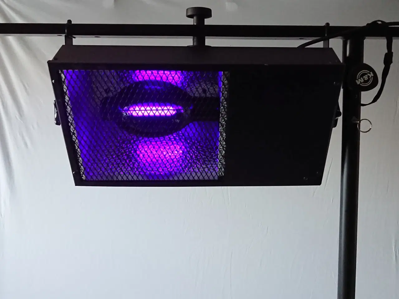 Billede 3 - Udlejes - Eurolite  - UV- Black light room Flood