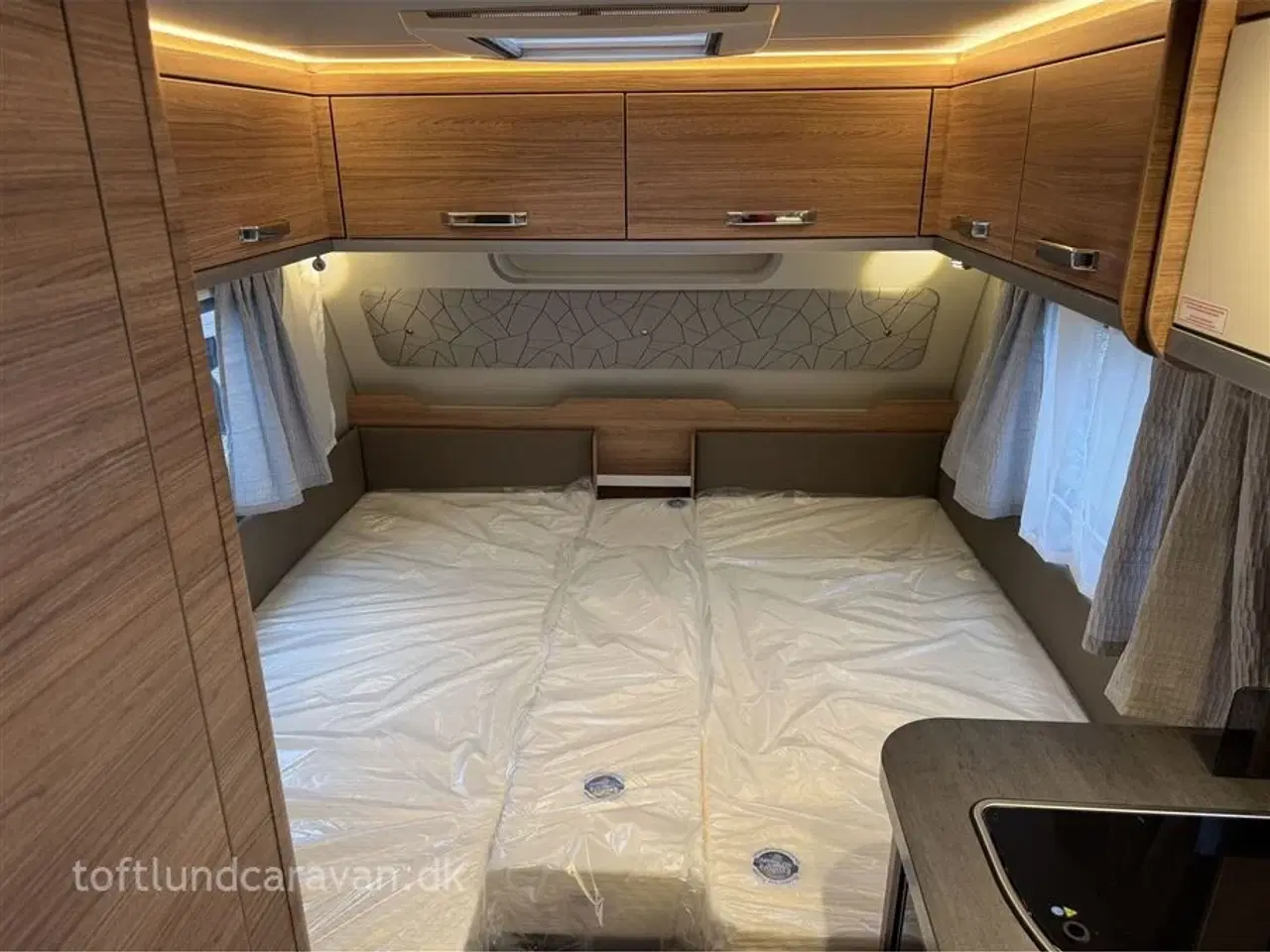 Billede 18 - 2025 - Weinsberg CaraOne 480 EU HOT EDITION   FABRIKSNY HOT 2025 kampagnevogn med masser af udstyr. BYGGET AF KNAUS/ TABBERT, NU PÅ LAGER