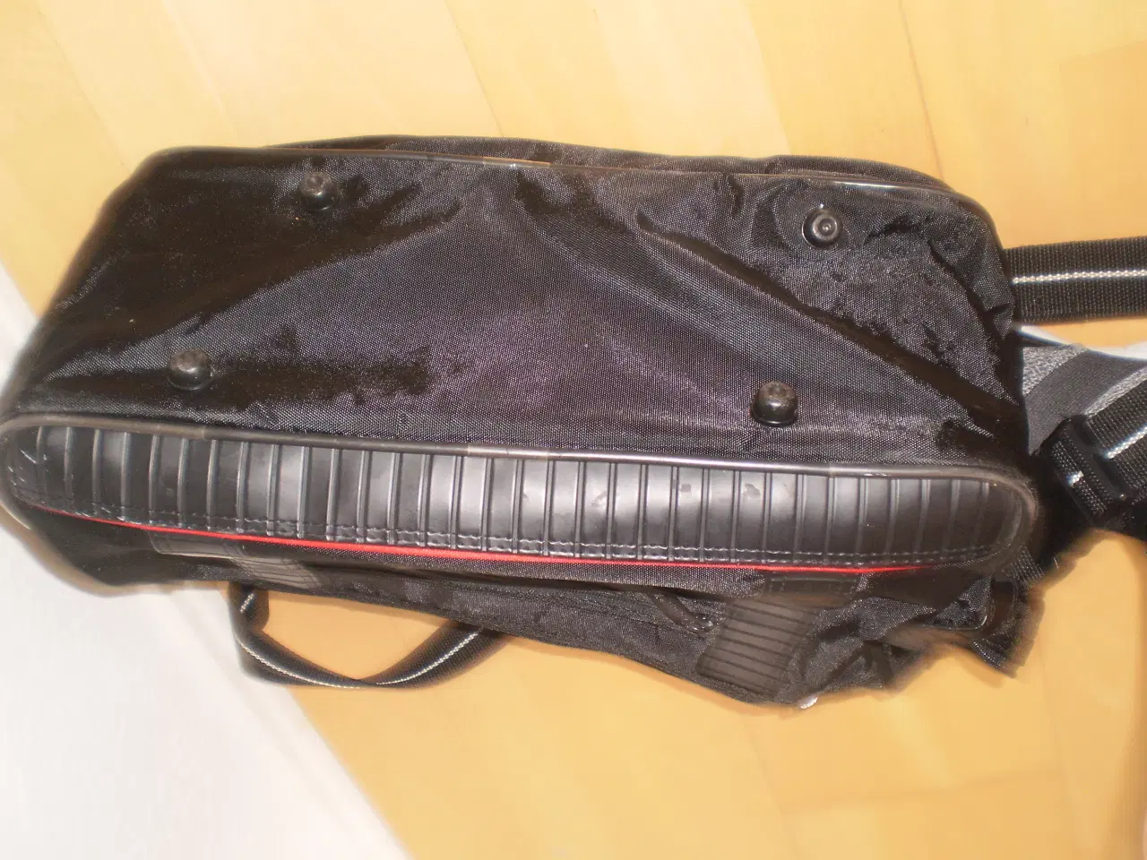Billede 8 - Flot sports- rejsetaske samt computertaske. BUD ?