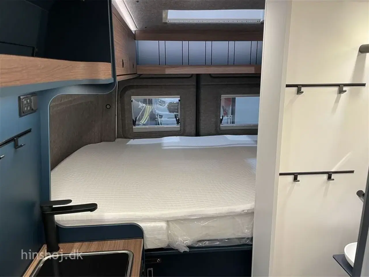 Billede 3 - 2025 - Eriba Car 600 Cherry Red Aut   Ny Facelift Campervan Eriba car bygget på VW hos Hinshøj Caravan.