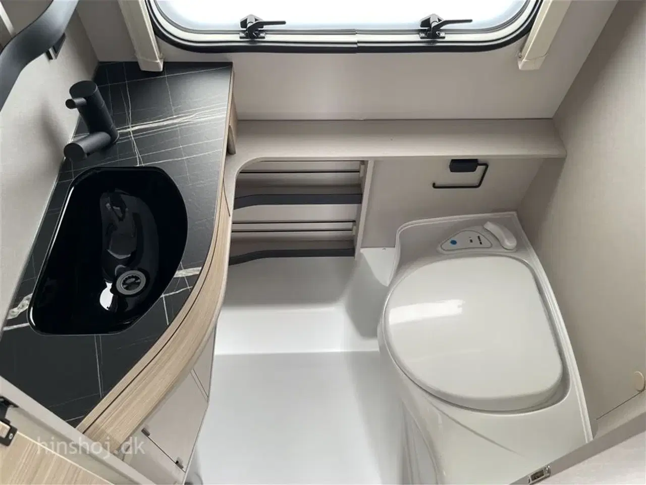 Billede 16 - 2023 - Eriba Touring 530 Urban   Super smart hævetagsvogn fra Hinshøj Caravan