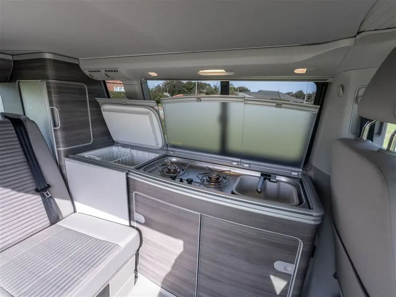 Billede 4 - 2018 - VW California Ocean 4 Motion   Velholdt og fuldt udstyret autocamper med firehjulstræk - Kørt 118,000 Km.