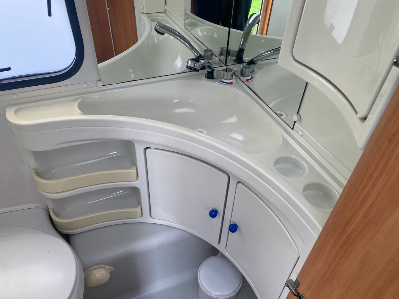 Billede 11 - 2006  Adria adora  472  enkelt seng 