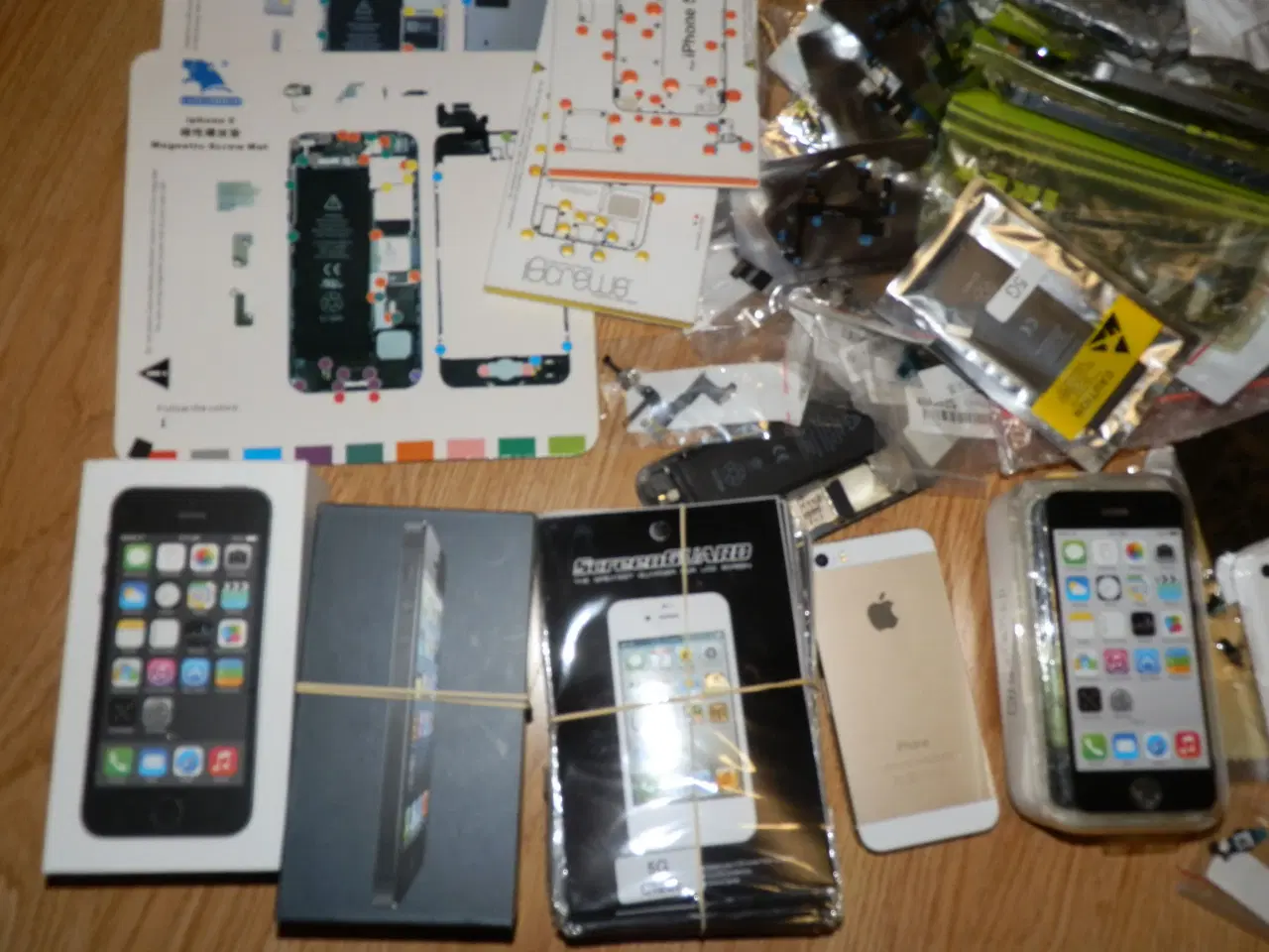 Billede 5 - Stort lot med div. iPhone 5, 5S, 5C og div. dele.