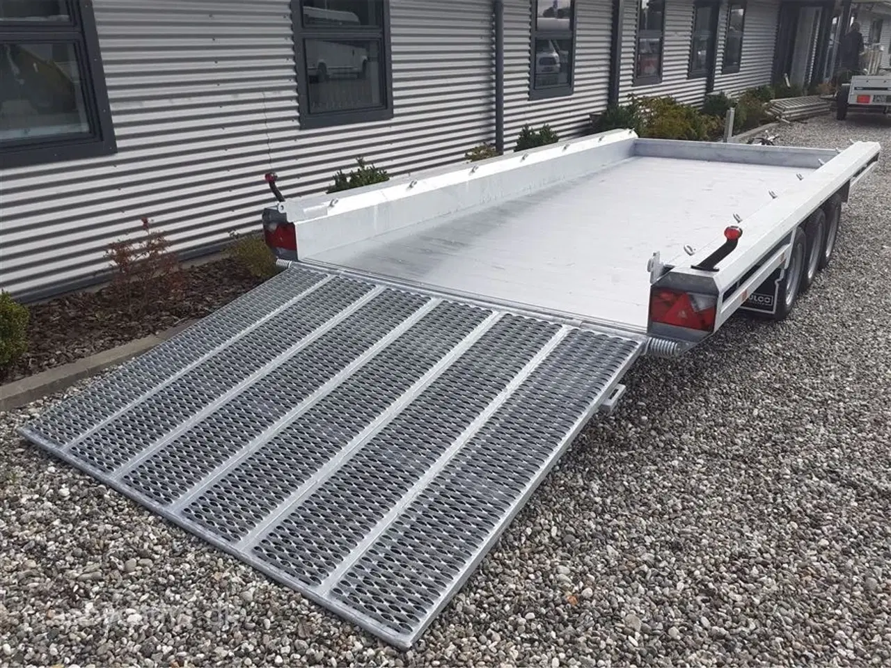 Billede 5 - 0 - Hulco Terrax 3 469x195   stærk og robust maskintrailer. 150 cm rampe. og ekstra lang lad længde. 3 aksler.