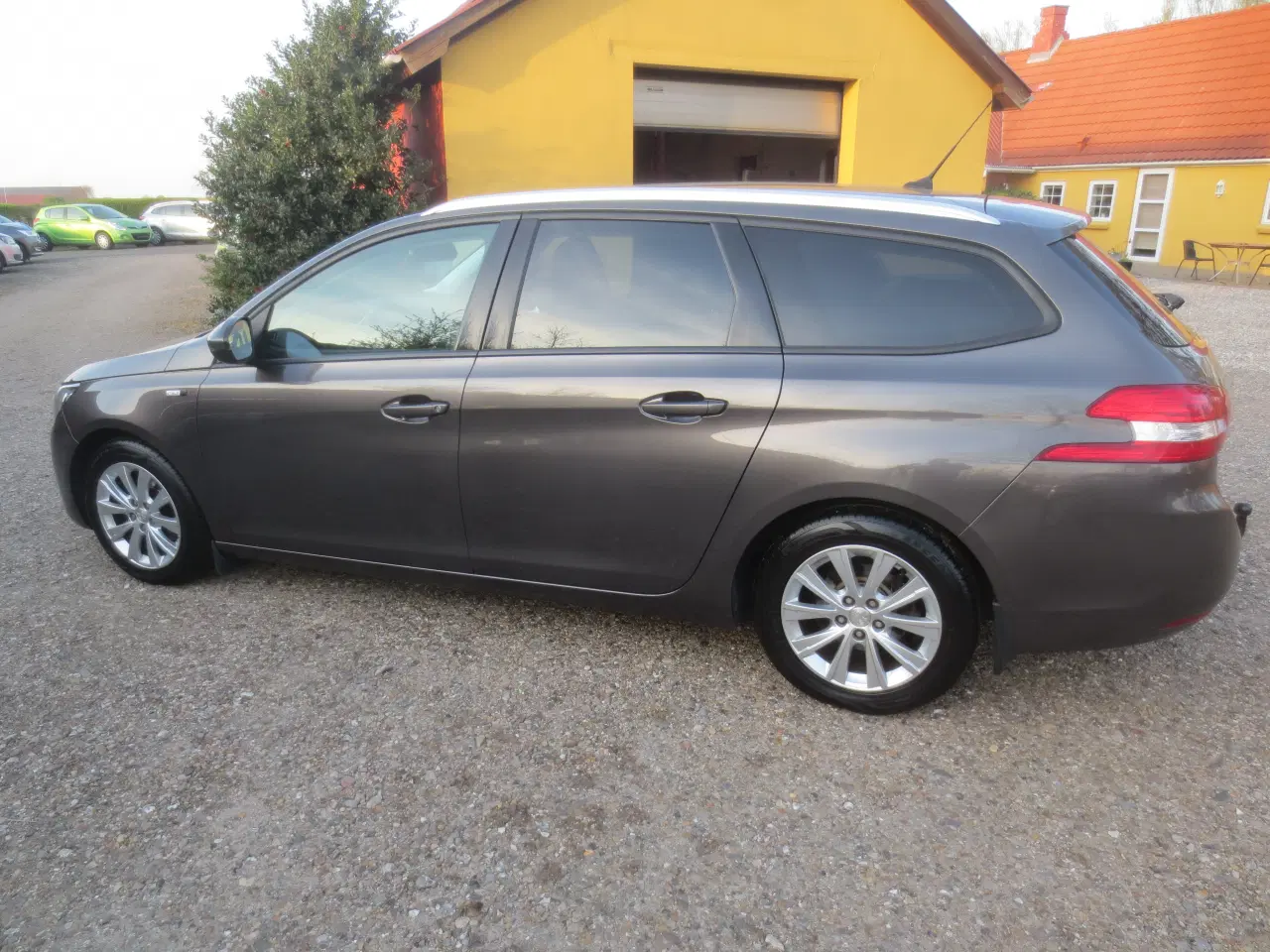 Billede 10 - Peugeot 308 1.6 Blue HDi Stc år 2016. 