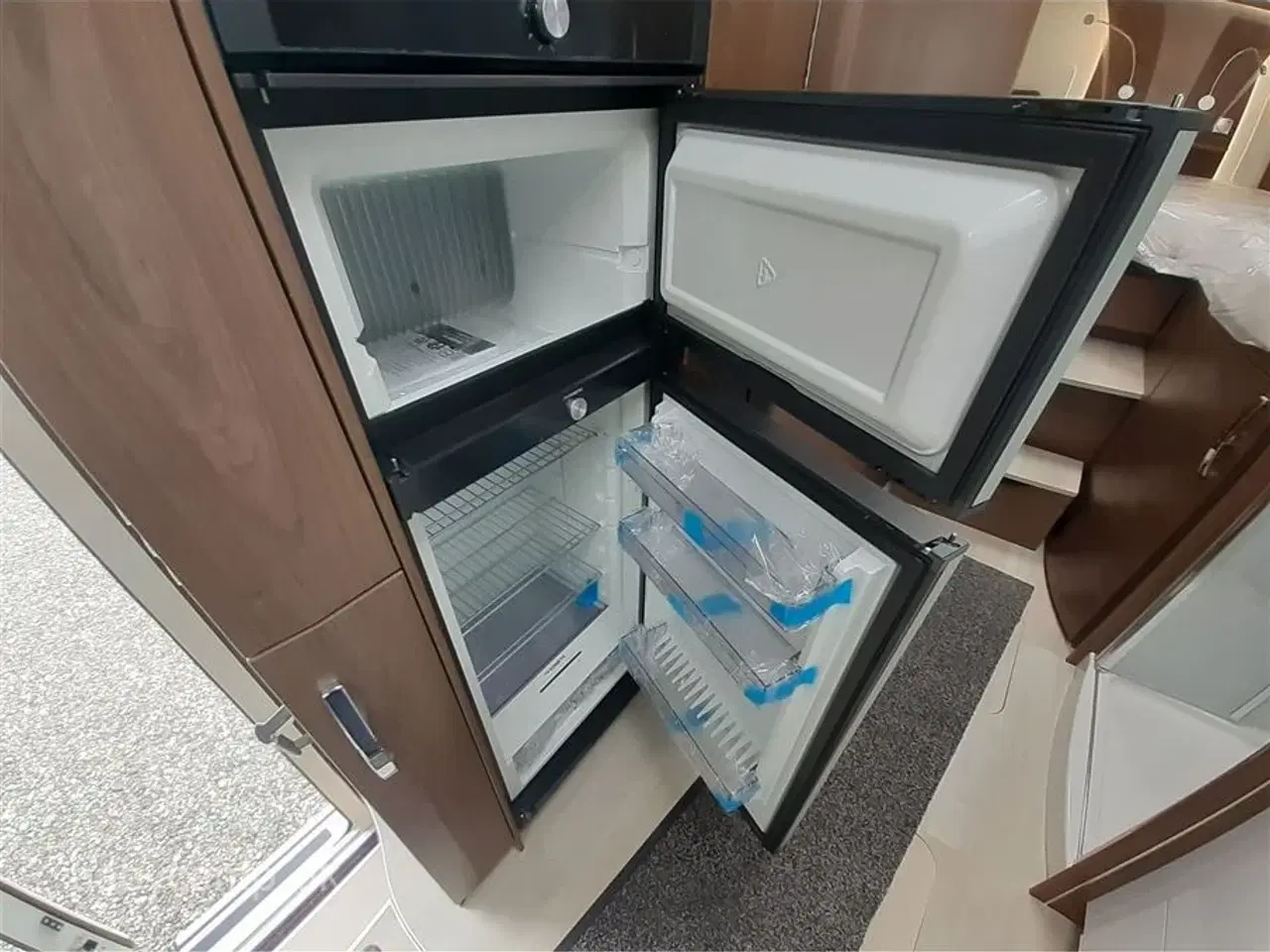 Billede 18 - 2025 - Frankia Platin Pure I 7400 GD Edition   Top udstyret 5 Stjernet Camper på Mercedes