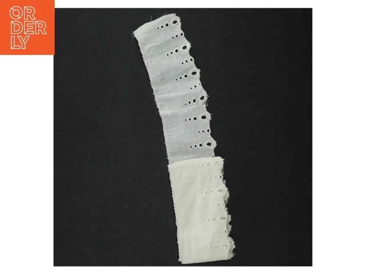 Billede 2 - Hvid blondekant (str. 120 cm. x. 5 cm)