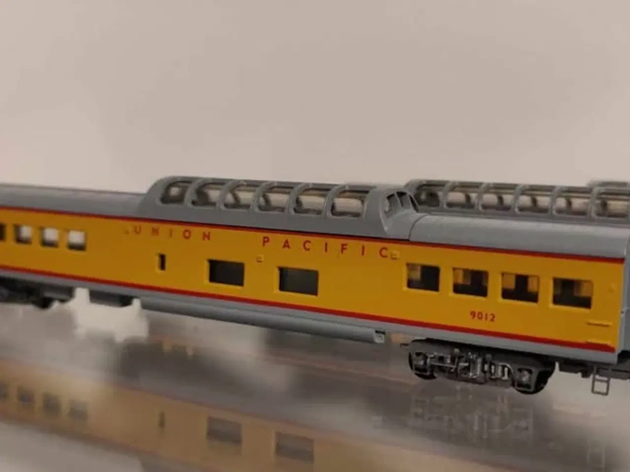 Billede 2 - Modeltog. MicroTrains. UP Dome passager vogne. Z.