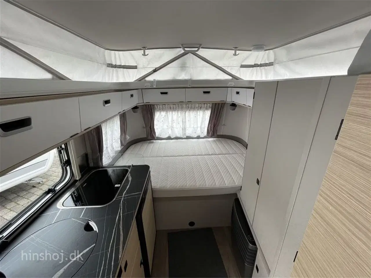 Billede 8 - 2023 - Eriba Touring 530 Urban   Super smart hævetagsvogn fra Hinshøj Caravan