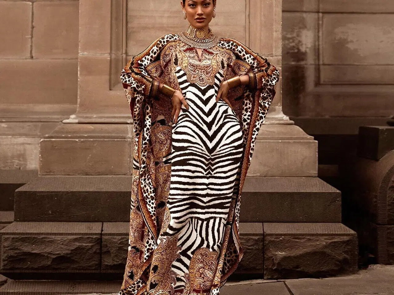 Billede 1 -  Maxi m.animal Print til vilde fest/t.plus damer