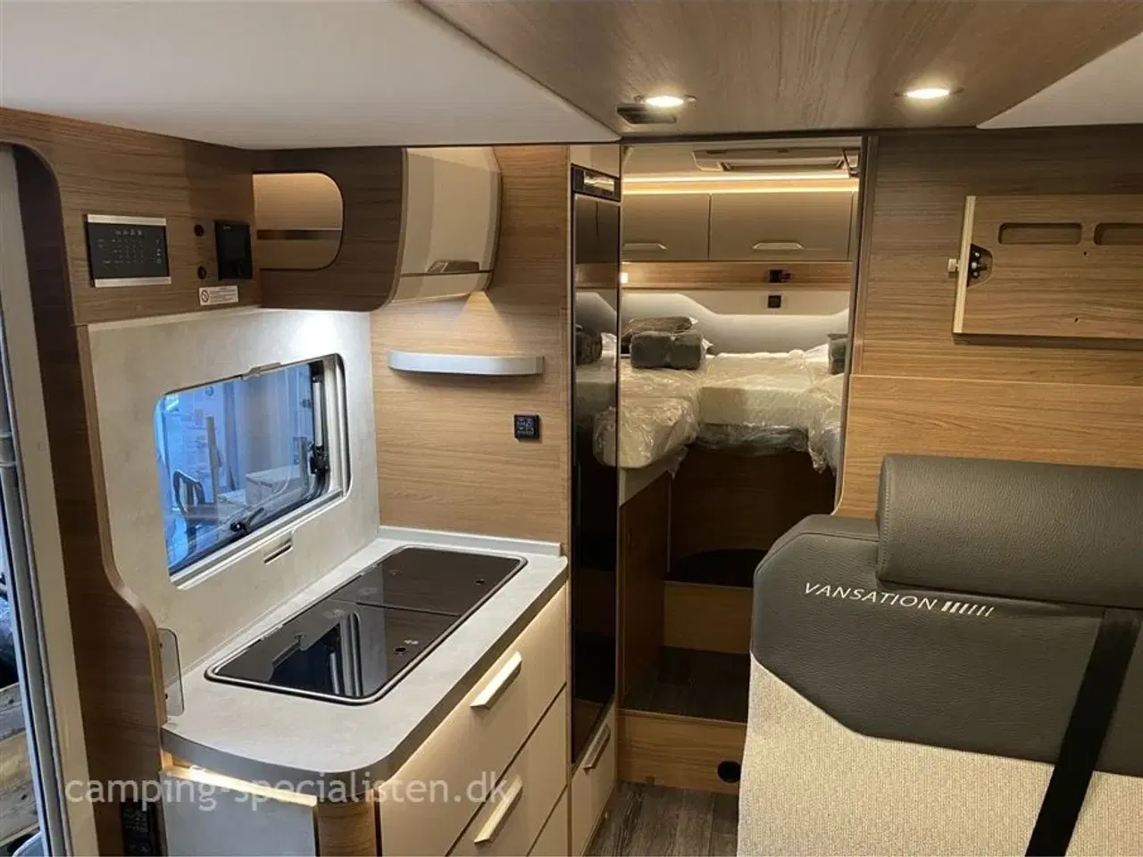 Billede 13 - 2025 - Knaus Wave Vansation 640 MEG VW Crafter   Knaus Van Wave 640 MEG - nu på VW i  2025 - lækker kampagne model med plads til 4 personer - Se den nu hos Camping-Specialisten.dk Silkeborg