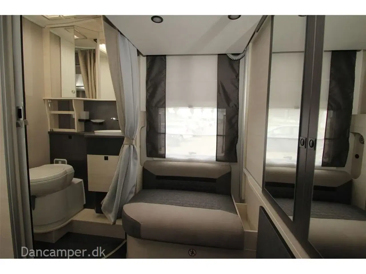 Billede 11 - 2022 - Chausson Titanium 716   FABRIKSNY - Fantastisk delintegreret autocamper med el. sænkbar køjer i bag.og sænkbar dobbeltseng i front, 170 HK og Automatgear