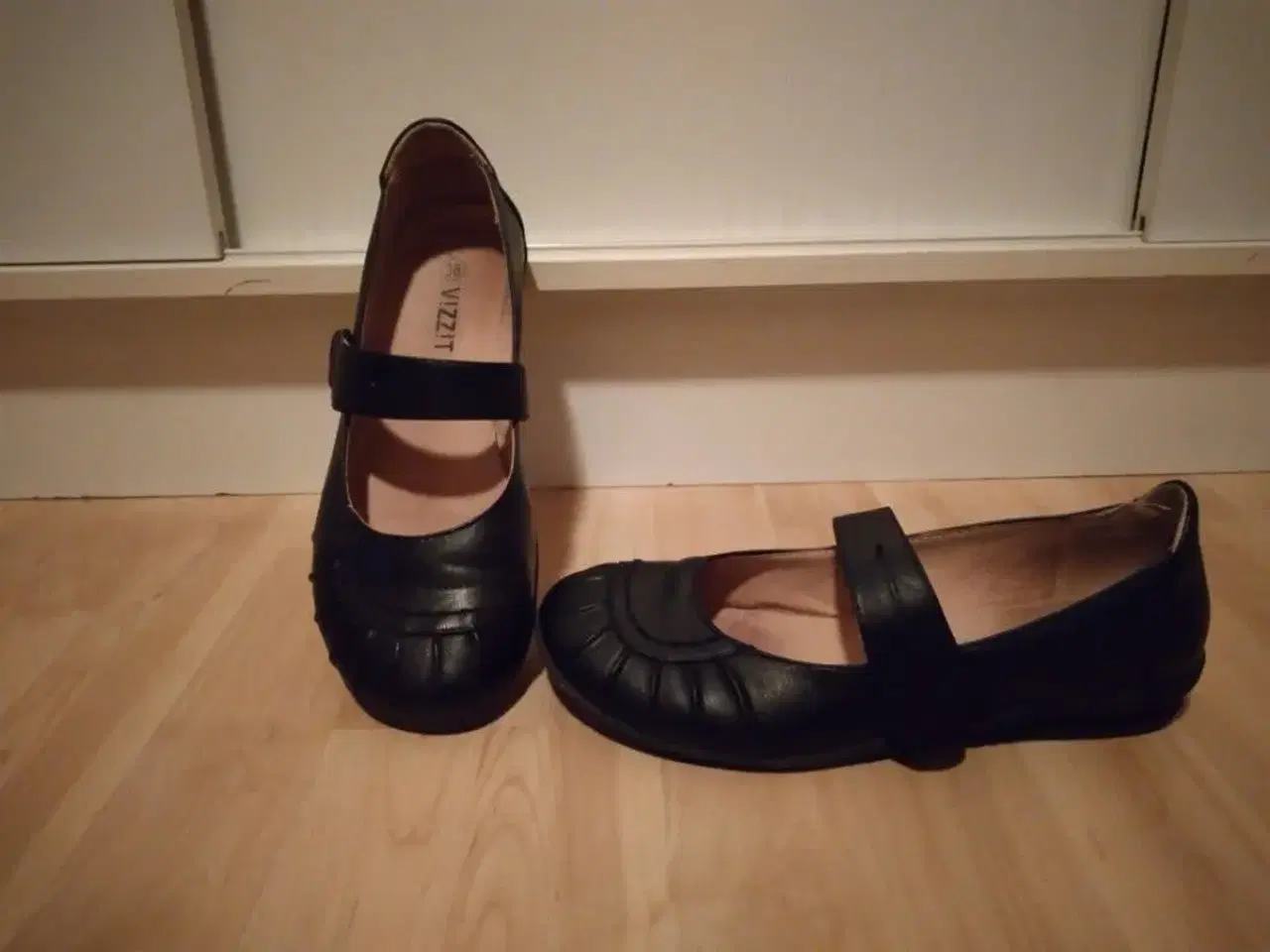 Billede 1 - Comfort Sko Sort Vizzit str 38 Pæne som Nye