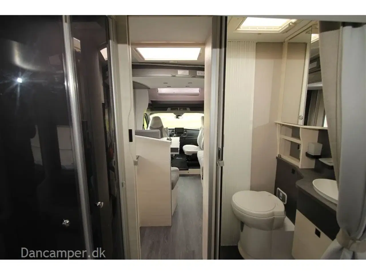 Billede 19 - 2022 - Chausson Titanium 716   FABRIKSNY - Fantastisk delintegreret autocamper med el. sænkbar køjer i bag.og sænkbar dobbeltseng i front, 170 HK og Automatgear