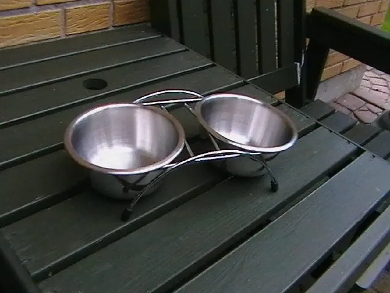 Billede 1 - Mad og vand skålesæt tilKat/lille hund .
