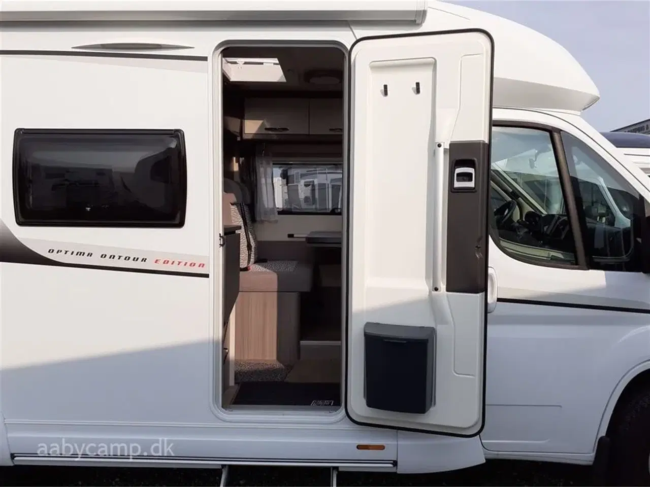 Billede 5 - 2022 - Hobby Ontour Edition V65 GE   solceller. elektrisk indgangstrin og markise. hæve/sænke cykelstativ. gasalarm.batteri. LPG gas system.