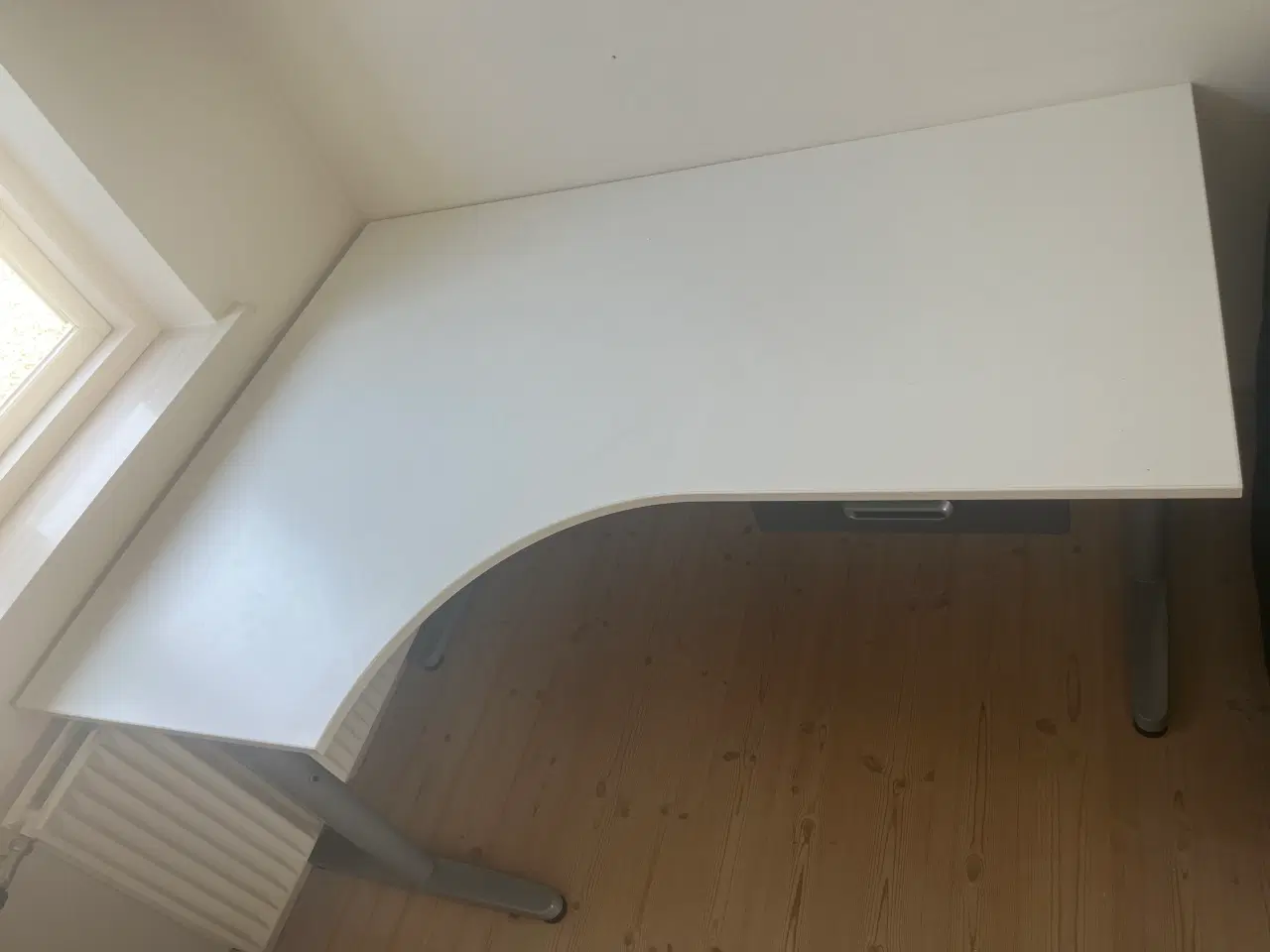 Billede 2 - Stort hjørneskrivebord