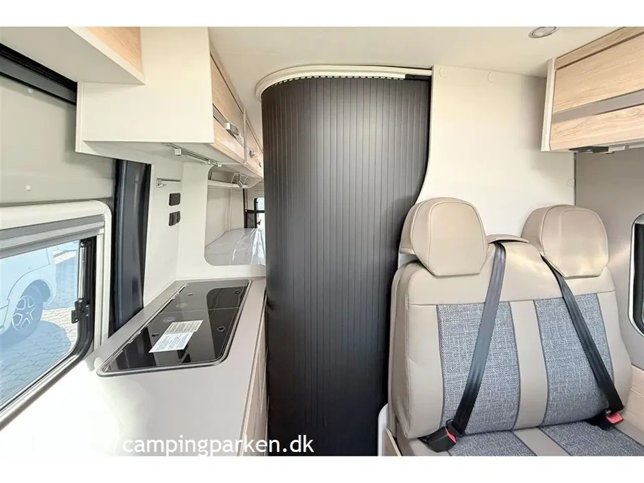 Billede 13 - 2024 - Dethleffs Globetrail CVD 600 ER Advantage   Smart Dethleffs camper van under 6 meter med enkeltsenge og automatgear