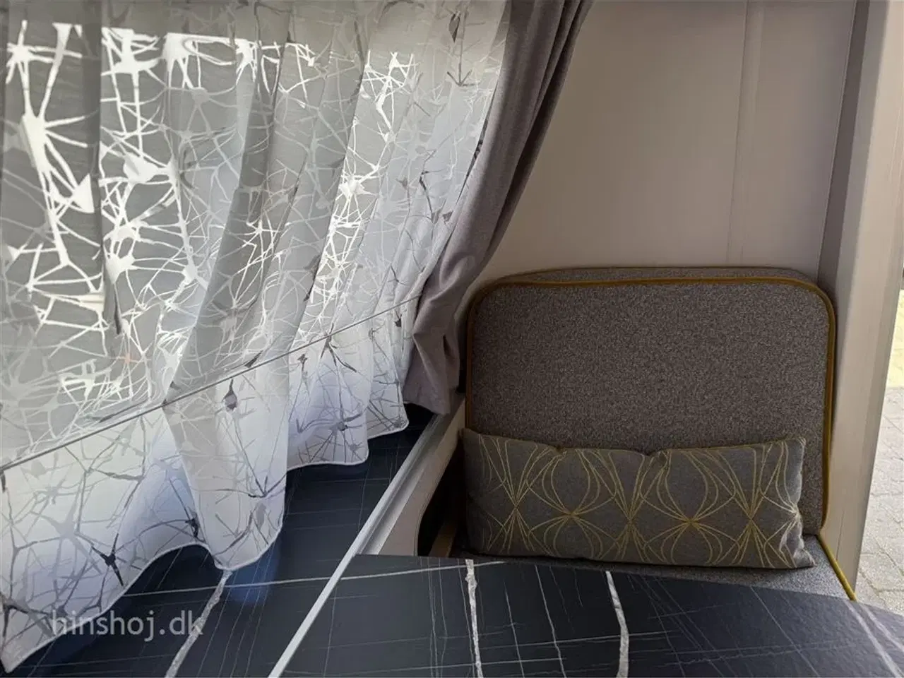 Billede 10 - 2023 - Eriba Touring 542 Urban   Næsten ny Eriba Touring med mover, markise, Isabella Touring telt fra Hinshøj Caravan