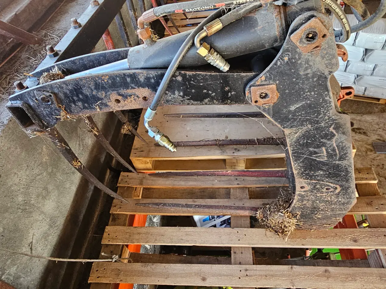 Billede 1 - Greb med overfaldsklo 200 cm euro samt avant skift