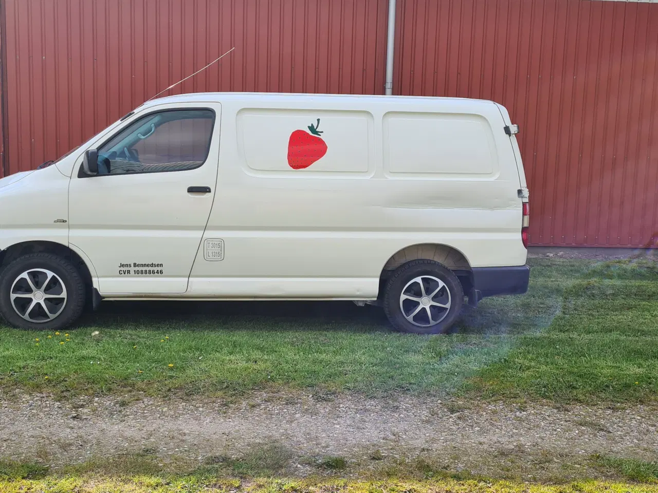 Billede 2 - Kølebil Toyota Hiace 2,5 D-4D 95 komfort kort