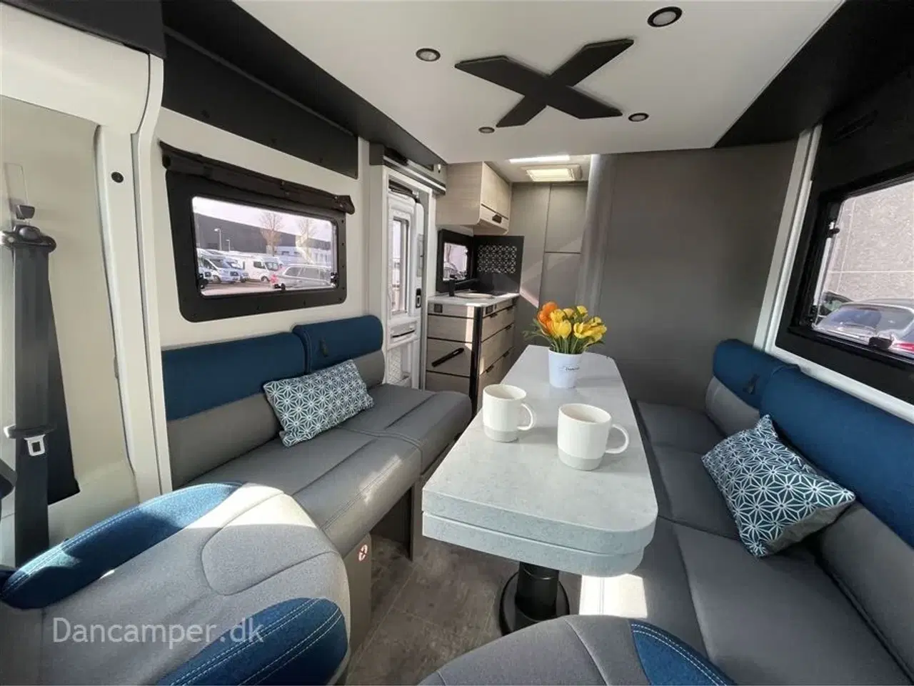 Billede 14 - 2024 - Chausson X650 Exclusive line   Camper med stor Lounge og siddegruppe, 9-trins automatgear, sænkeseng, stor garage, specialfælge, Artic, Connect- og X-tilbehørspakke ,