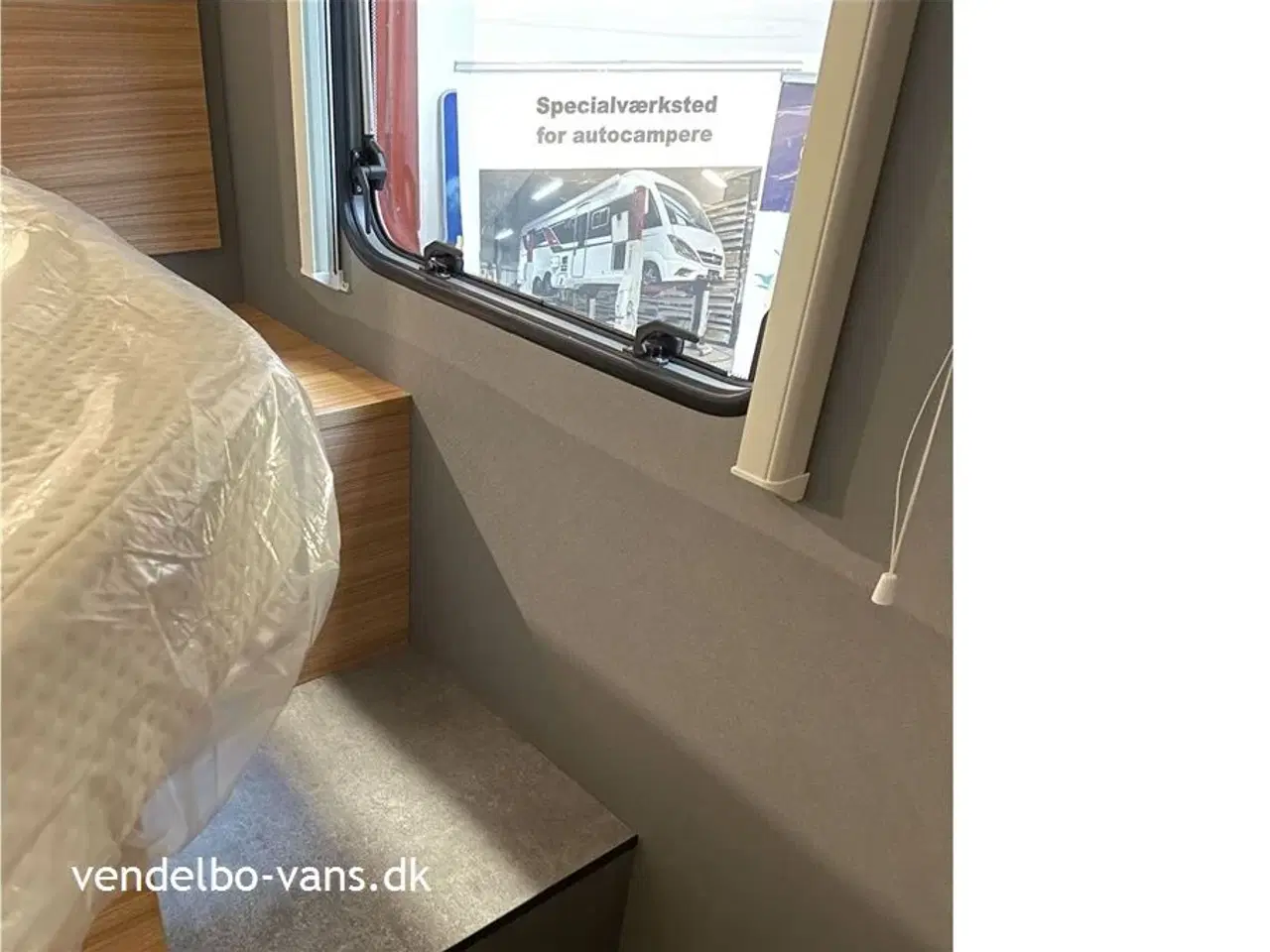 Billede 8 - 2023 - Dethleffs Just T 7052 DBM - 90 Year   Fritstående dobbeltseng med ekstra  stor garage neden under