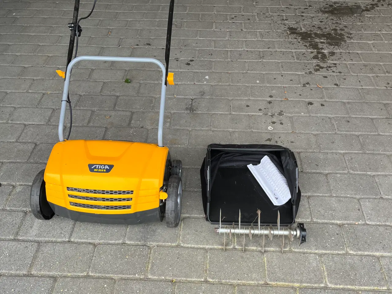 Billede 1 - Stiga SV 213E vertikalskære/plænelufter