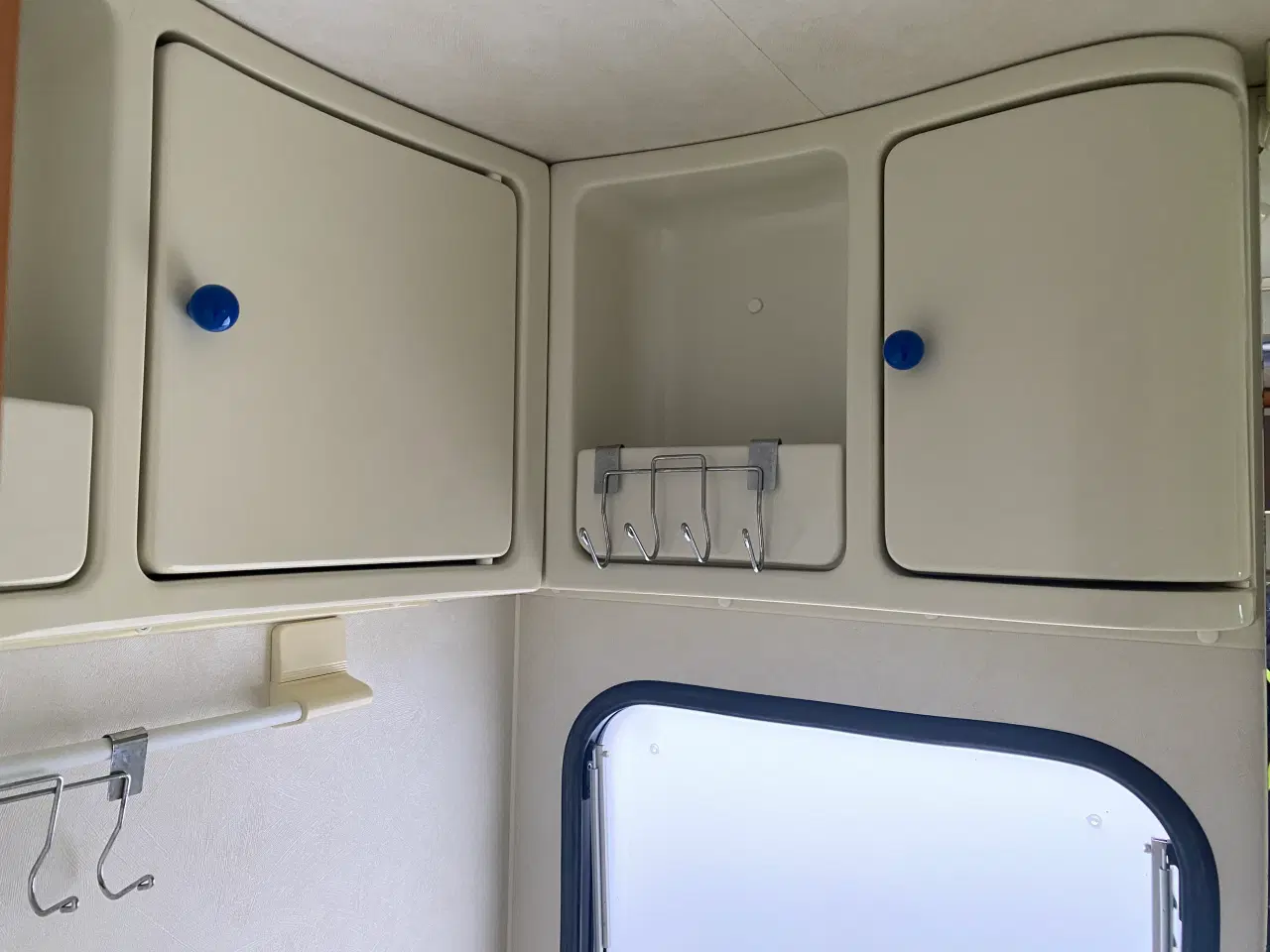 Billede 13 - 2006  Adria adora  472  enkelt seng 