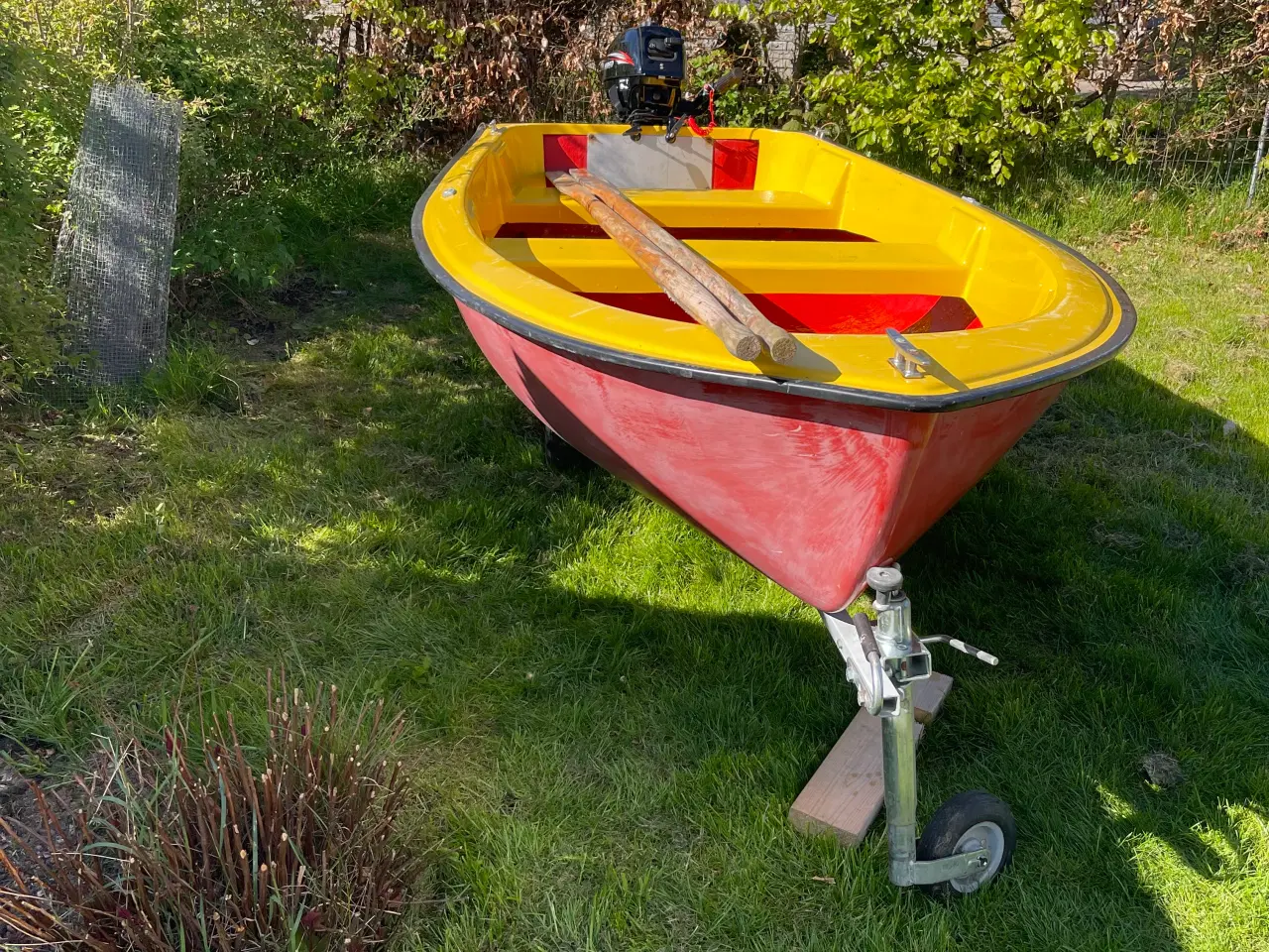 Billede 1 - Jolle med motor og bådvogn