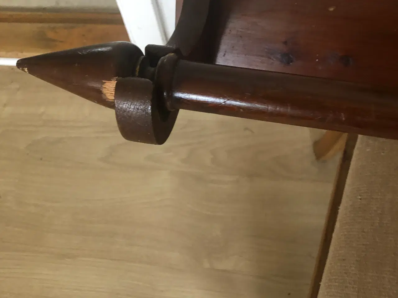 Billede 4 - Antik viskestykke holder