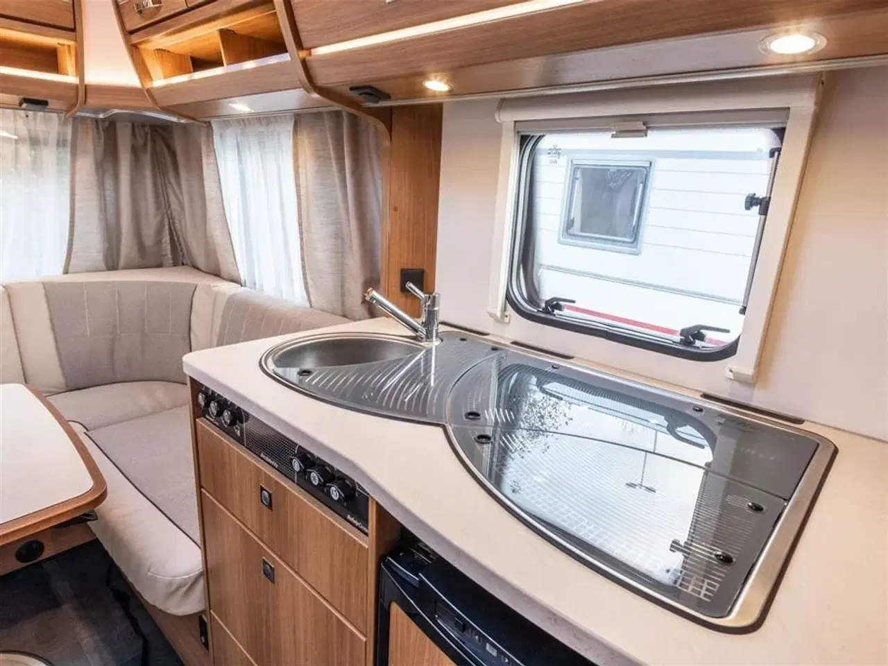 Billede 7 - 2016 - Dethleffs Nomad 500 FR   Med mover og solceller mm.