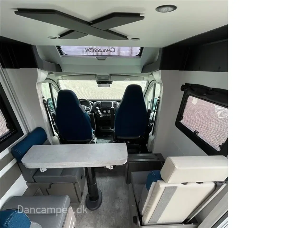 Billede 26 - 2024 - Chausson X650 Exclusive line   Unik cross-over model! Camper med stor Lounge og siddegruppe, sænkeseng, stor garage, Artic-, Connect-, Tilbehørs- og Safetypakke,