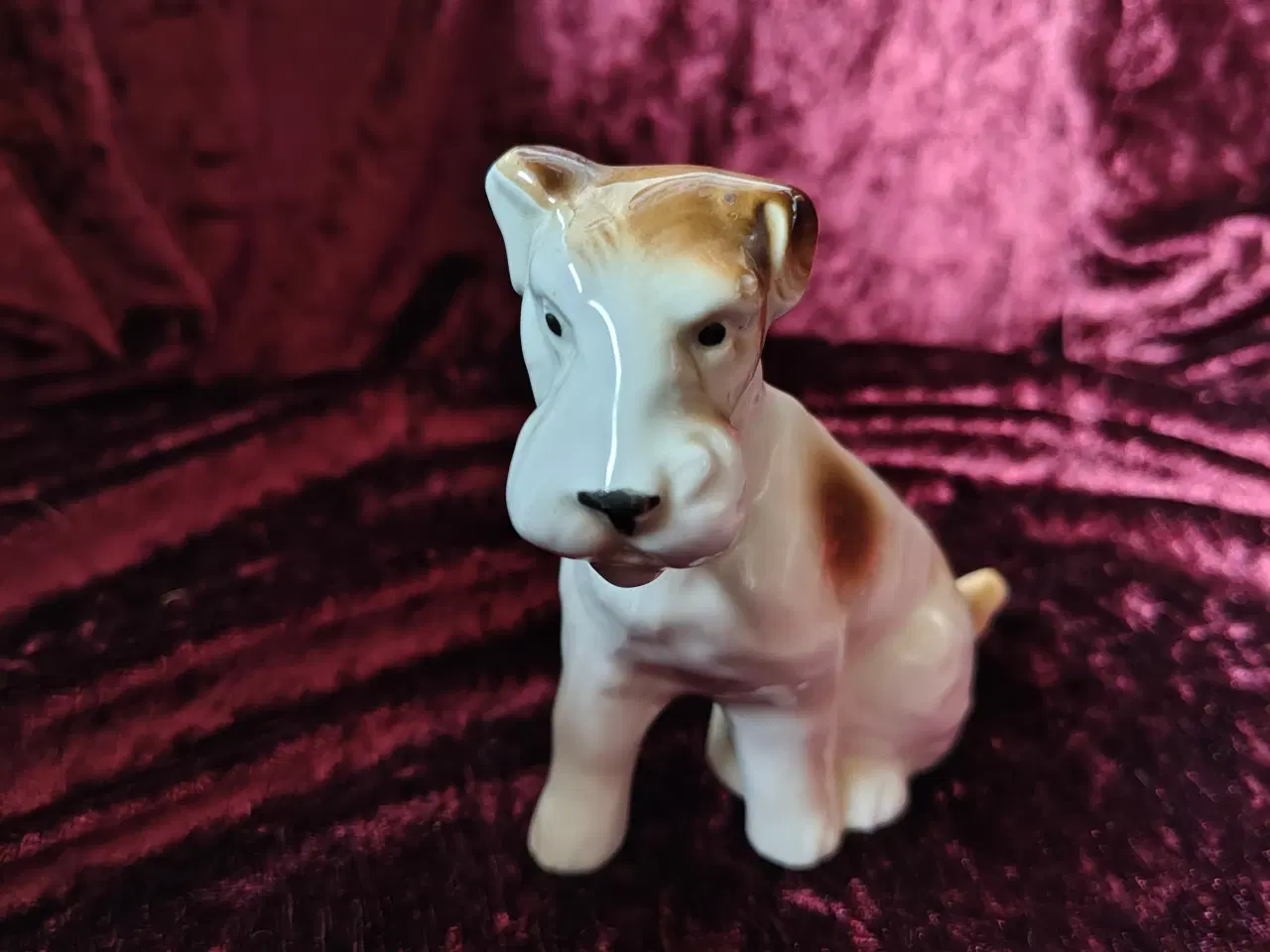 Billede 1 - Fin Foreign porcelænshund