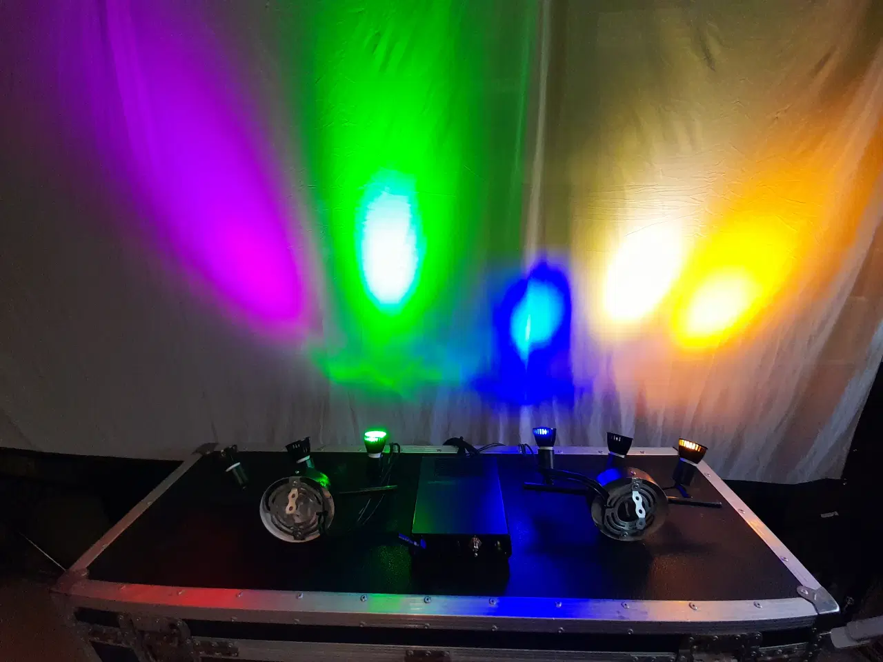 Billede 1 - Udlejes - 6 kanal GU10 LED Løbe Lysshow